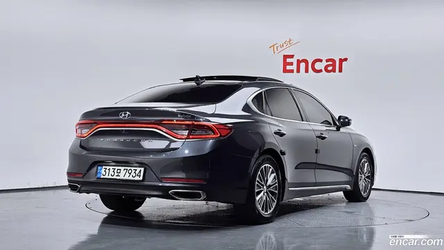 Main__Slider__Photo:Grandeur Hyundai 2018.4-1