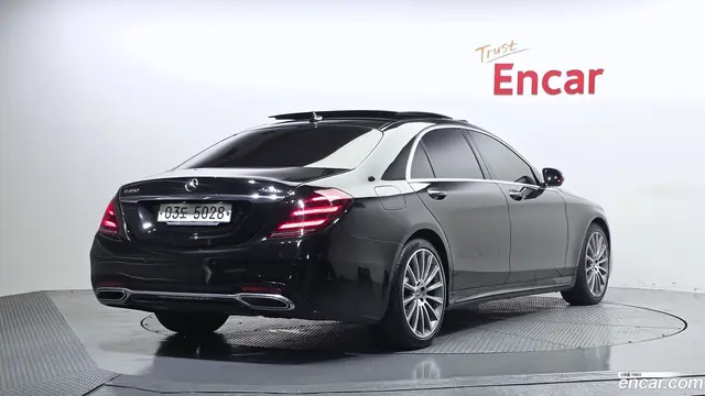 Main__Slider__Photo:S-Class Mercedes-Benz 2017.10-1