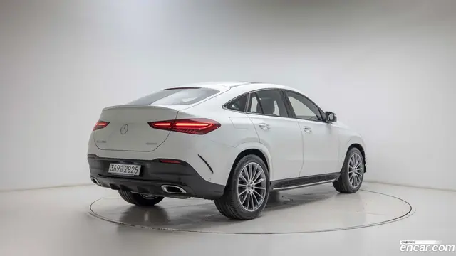 Main__Slider__Photo:GLE-Class Mercedes-Benz 2025.11-1