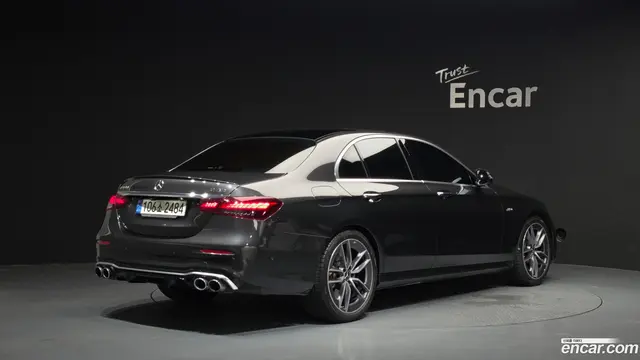 Main__Slider__Photo:E-Class Mercedes-Benz 2021.9-1