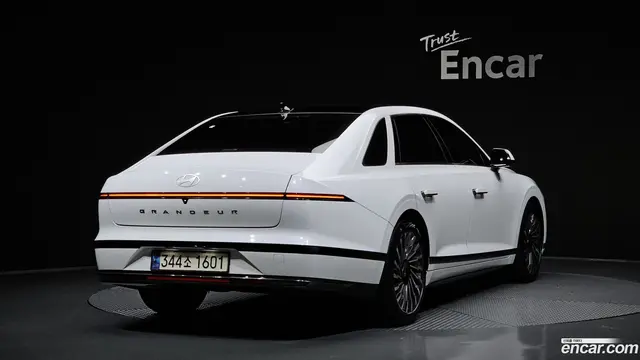 Main__Slider__Photo:Grandeur Hyundai 2023.5-1