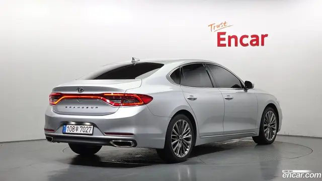 Main__Slider__Photo:Grandeur Hyundai 2018.6-1
