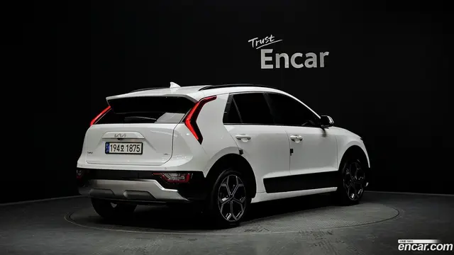 Main__Slider__Photo:Niro Kia 2022.6-1
