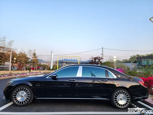 Main__Slider__Photo:S-Class Mercedes-Benz 2017.10-1