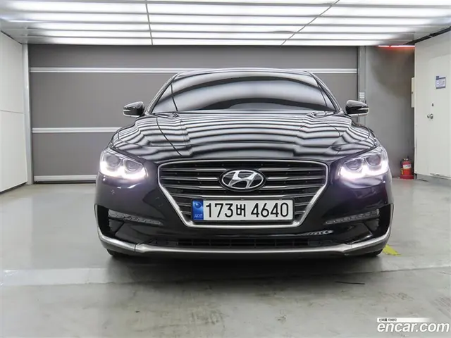 Main__Slider__Photo:Grandeur Hyundai 2017.7-1