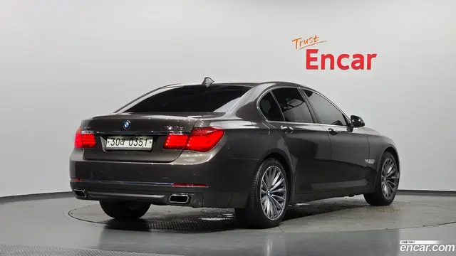 Main__Slider__Photo:7-Series BMW 2015.8-1