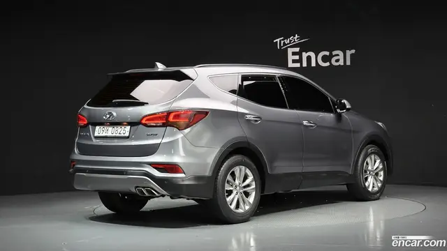 Main__Slider__Photo:Santafe Hyundai 2016.6-1