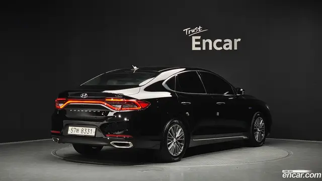 Main__Slider__Photo:Grandeur Hyundai 2018.7-1