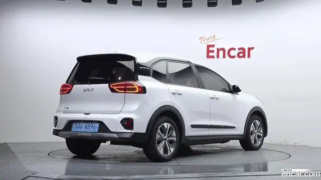 Main__Slider__Photo:Niro Kia 2022.8-1