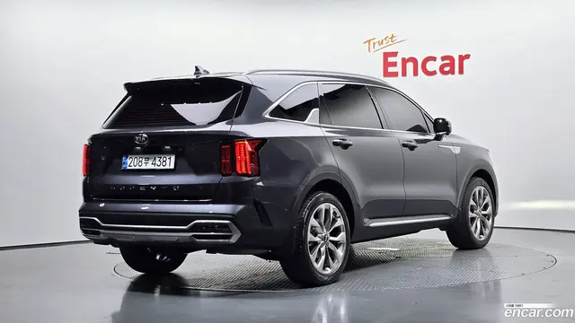Main__Slider__Photo:Sorento Kia 2021.6-1