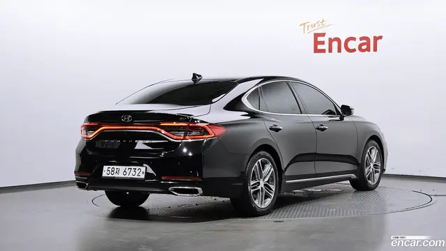 Main__Slider__Photo:Grandeur Hyundai 2018.7-1