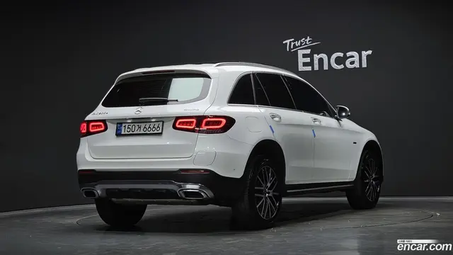 Main__Slider__Photo:GLC-Class Mercedes-Benz 2020.10-1