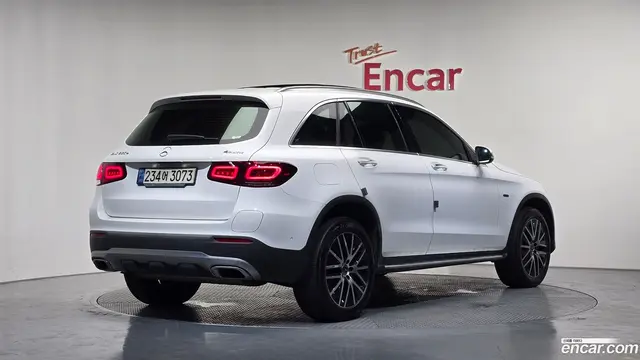 Main__Slider__Photo:GLC-Class Mercedes-Benz 2021.8-1