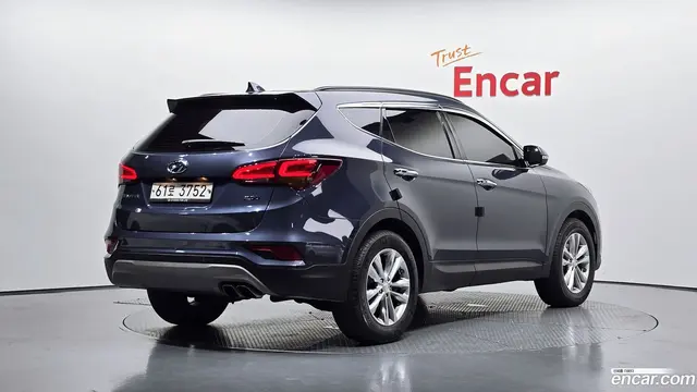 Main__Slider__Photo:Santafe Hyundai 2017.10-1