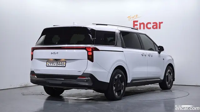 Main__Slider__Photo:Canival Kia 2025.6-1