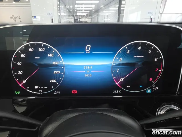 Main__Slider__Photo:E-Class Mercedes-Benz 2025.7-1