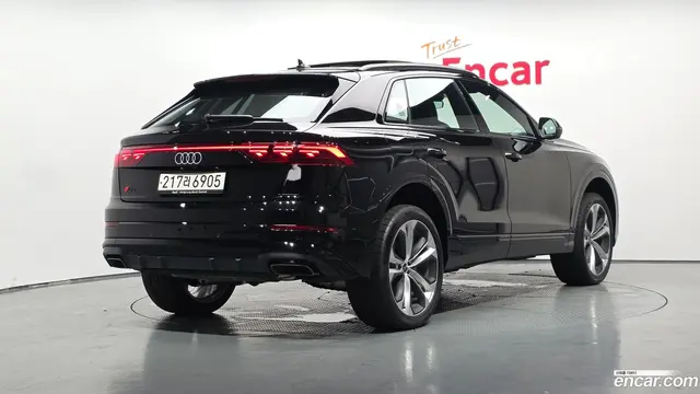 Main__Slider__Photo:Q8 Audi 2024.11-1