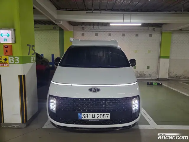 Main__Slider__Photo:Staria Hyundai 2022.8-1