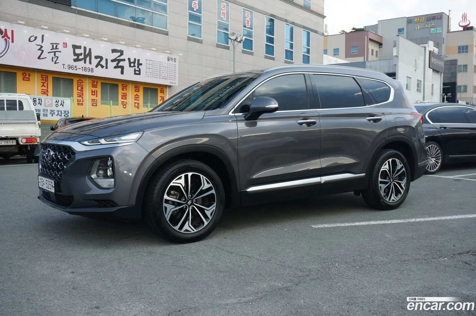 Main__Slider__Photo:Santafe Hyundai 2018.2-1