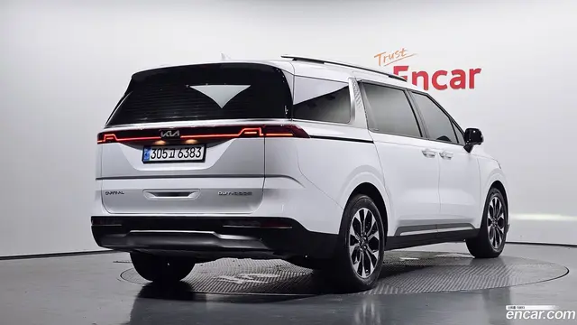 Main__Slider__Photo:Canival Kia 2023.8-1
