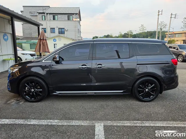Main__Slider__Photo:Canival Kia 2018.5-1