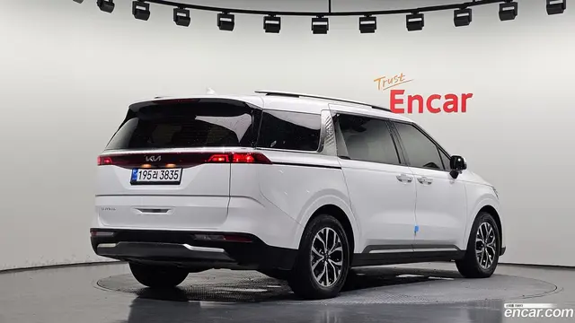 Main__Slider__Photo:Canival Kia 2022.9-1