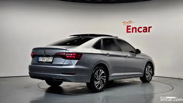 Main__Slider__Photo:Jetta Volkswagen 2021.1-1
