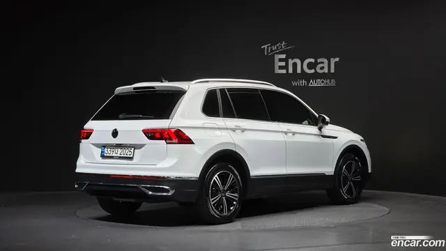 Main__Slider__Photo:Tiguan Volkswagen 2022.5-1