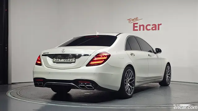 Main__Slider__Photo:S-Class Mercedes-Benz 2015.8-1