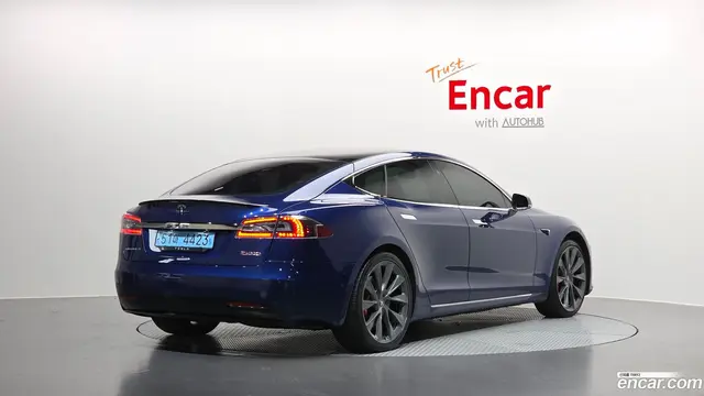 Main__Slider__Photo:Model S Tesla 2019.4-1