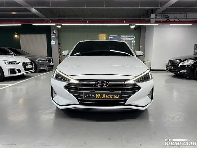Main__Slider__Photo:AVANTE Hyundai 2019.10-1