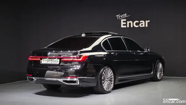 Main__Slider__Photo:7-Series BMW 2019.10-1