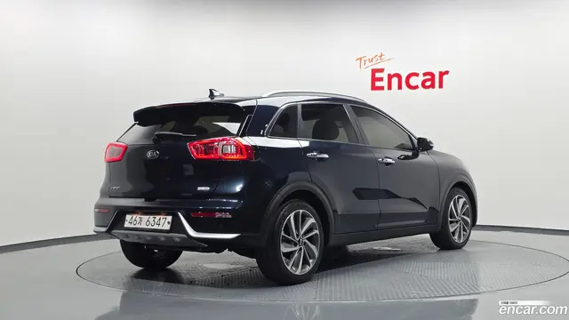 Main__Slider__Photo:Niro Kia 2017.7-1