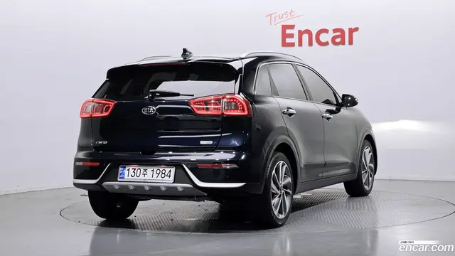 Main__Slider__Photo:Niro Kia 2018.6-1