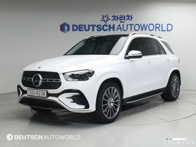 Main__Slider__Photo:GLE-Class Mercedes-Benz 2025.4-1