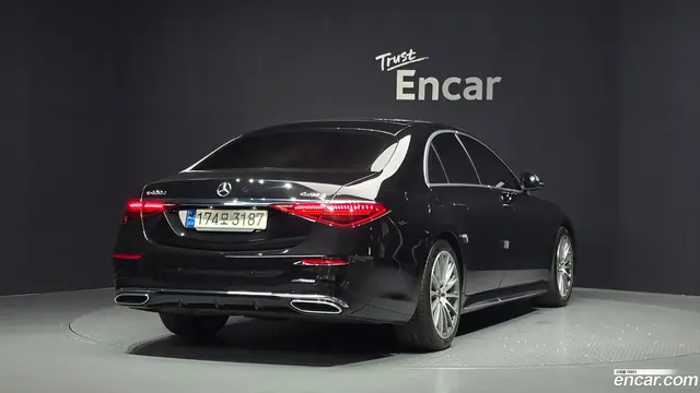 Main__Slider__Photo:S-Class Mercedes-Benz 2022.10-1
