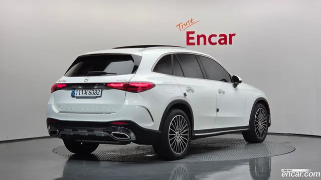 Main__Slider__Photo:GLC-Class Mercedes-Benz 2025.1-1