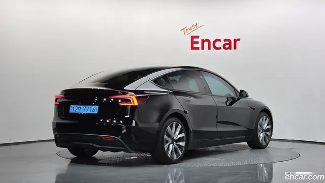 Main__Slider__Photo:Model 3 Tesla 2024.4-1