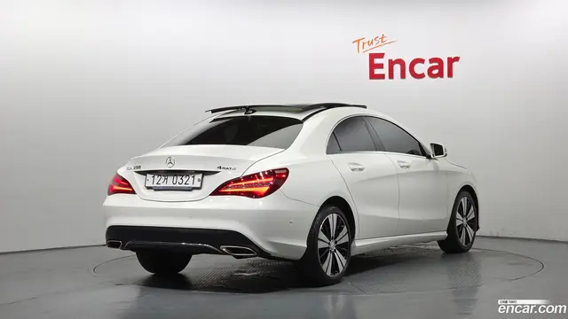 Main__Slider__Photo:CLA-Class Mercedes-Benz 2016.10-1