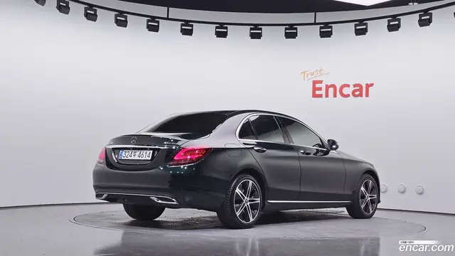 Main__Slider__Photo:C-Class Mercedes-Benz 2019.8-1