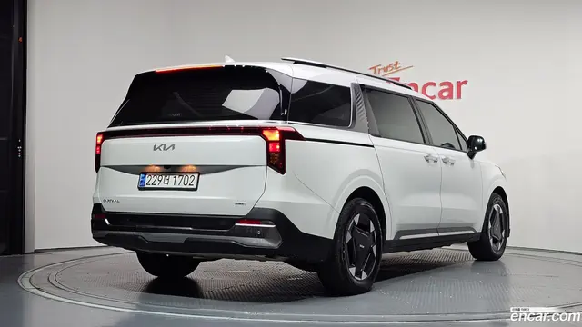 Main__Slider__Photo:Canival Kia 2024.1-1
