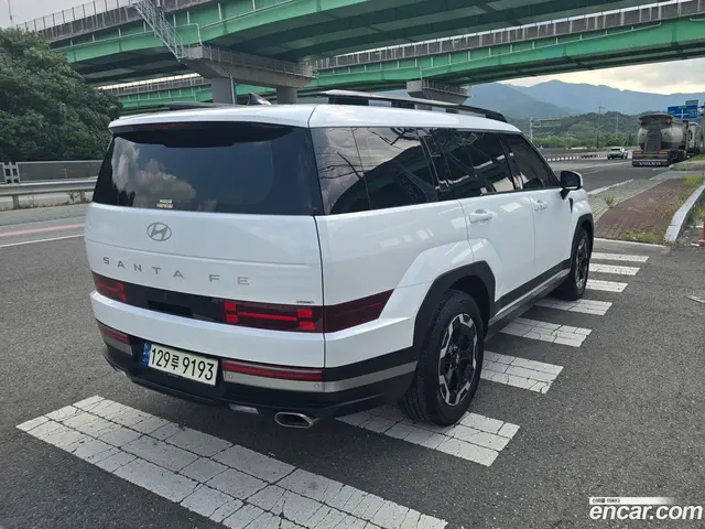 Main__Slider__Photo:Santafe Hyundai 2024.0-1