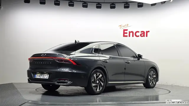 Main__Slider__Photo:Grandeur Hyundai 2022.4-1