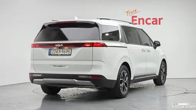 Main__Slider__Photo:Canival Kia 2023.0-1