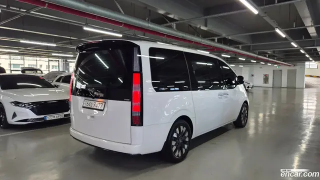 Main__Slider__Photo:Staria Hyundai 2023.6-1