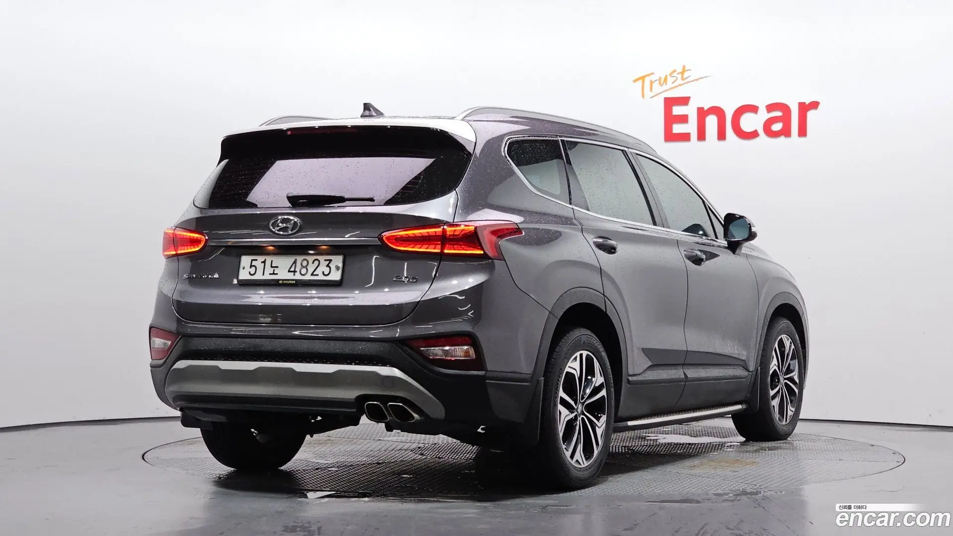 Main__Slider__Photo:Santafe Hyundai 2018.5-1