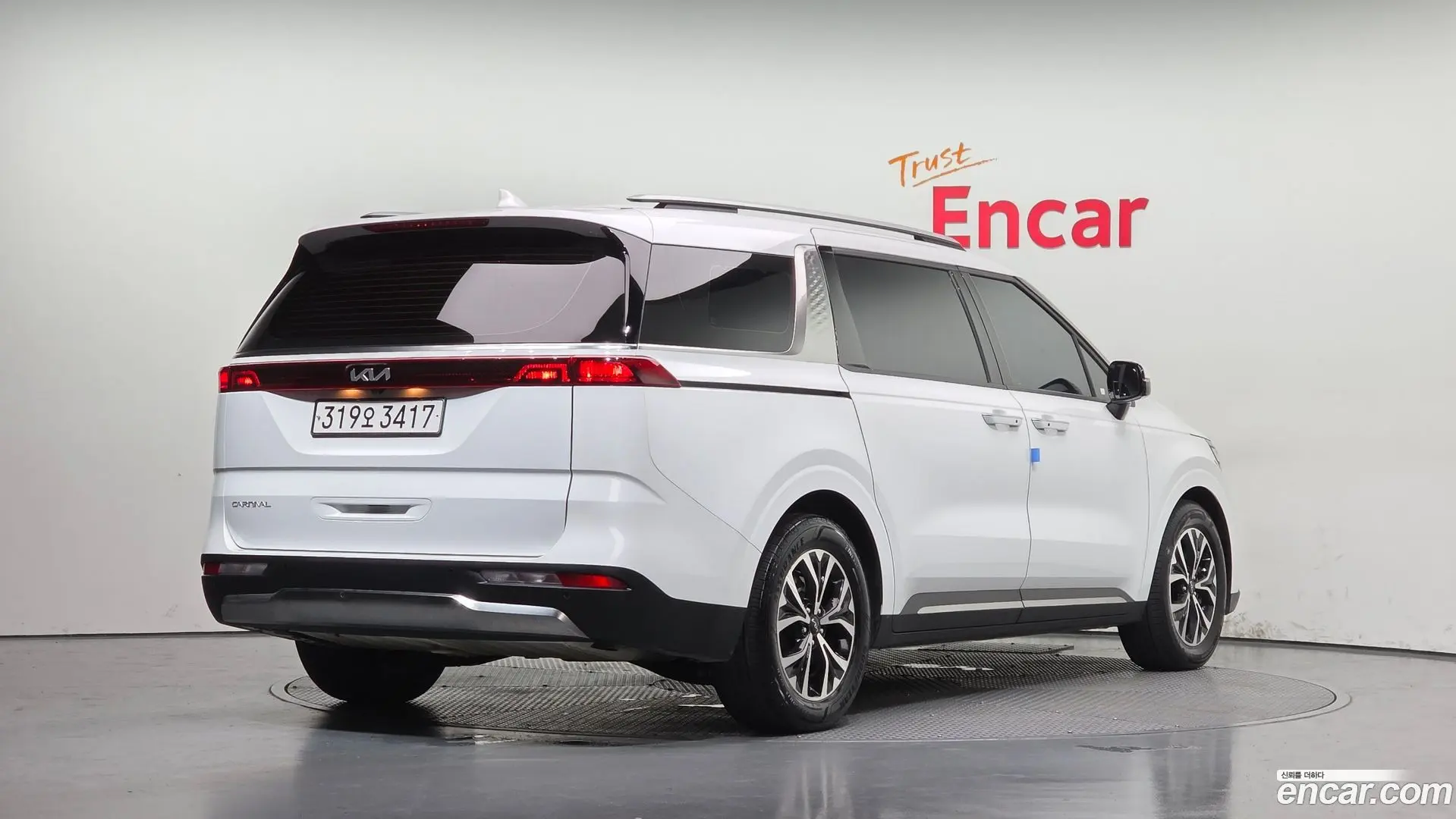 Main__Slider__Photo:Canival Kia 2022.6-1