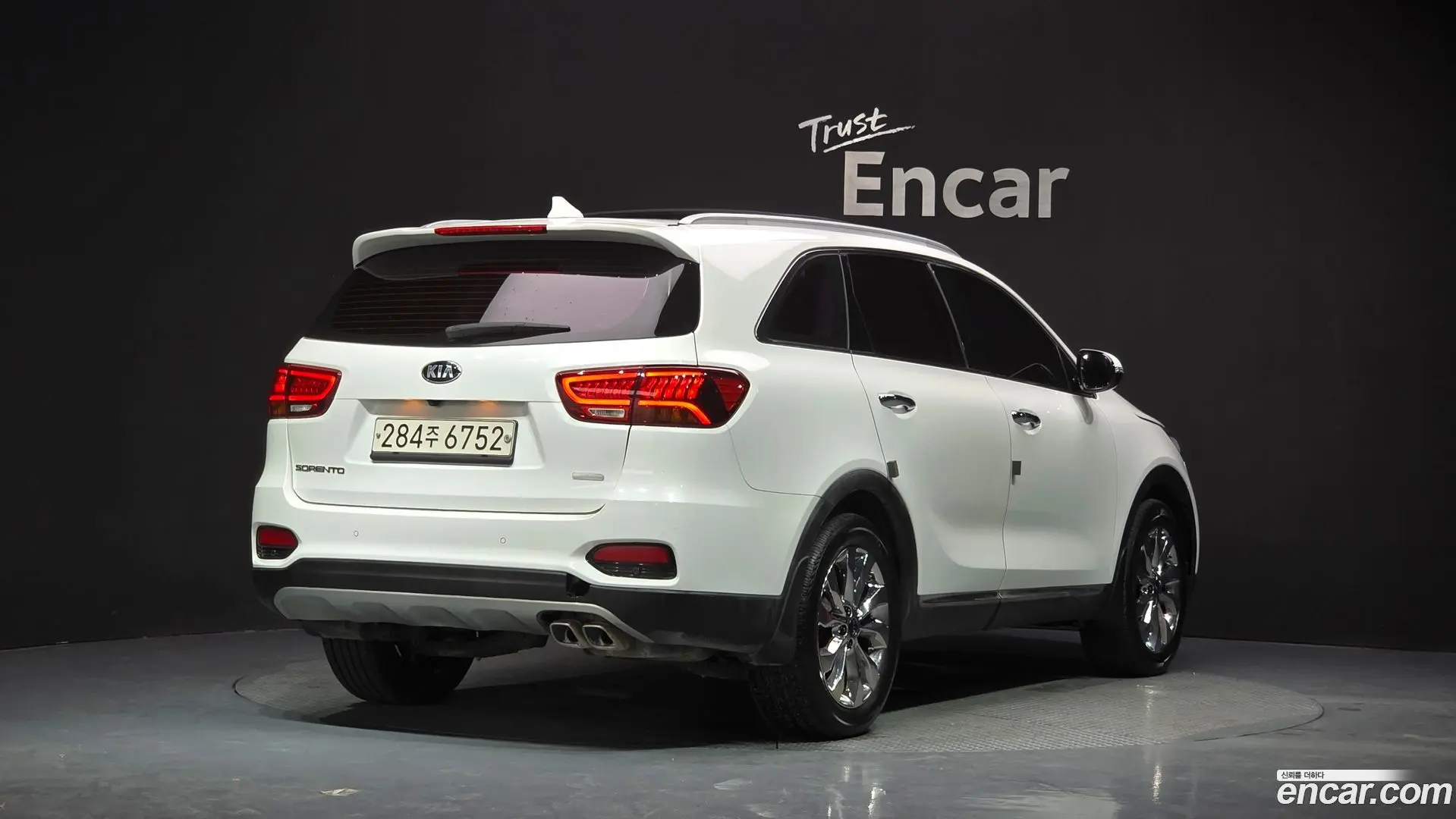 Main__Slider__Photo:Sorento Kia 2018.7-1