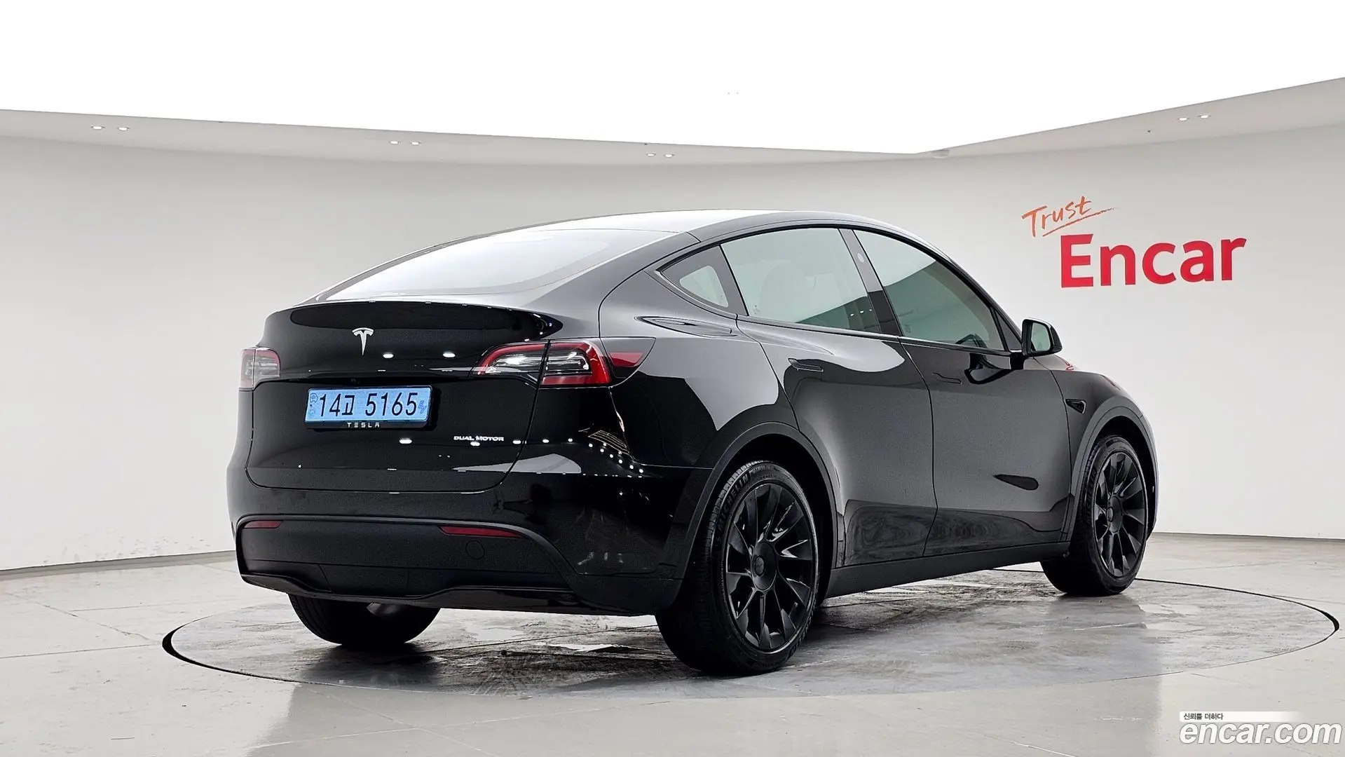 Main__Slider__Photo:Model Y Tesla 2024.5-1