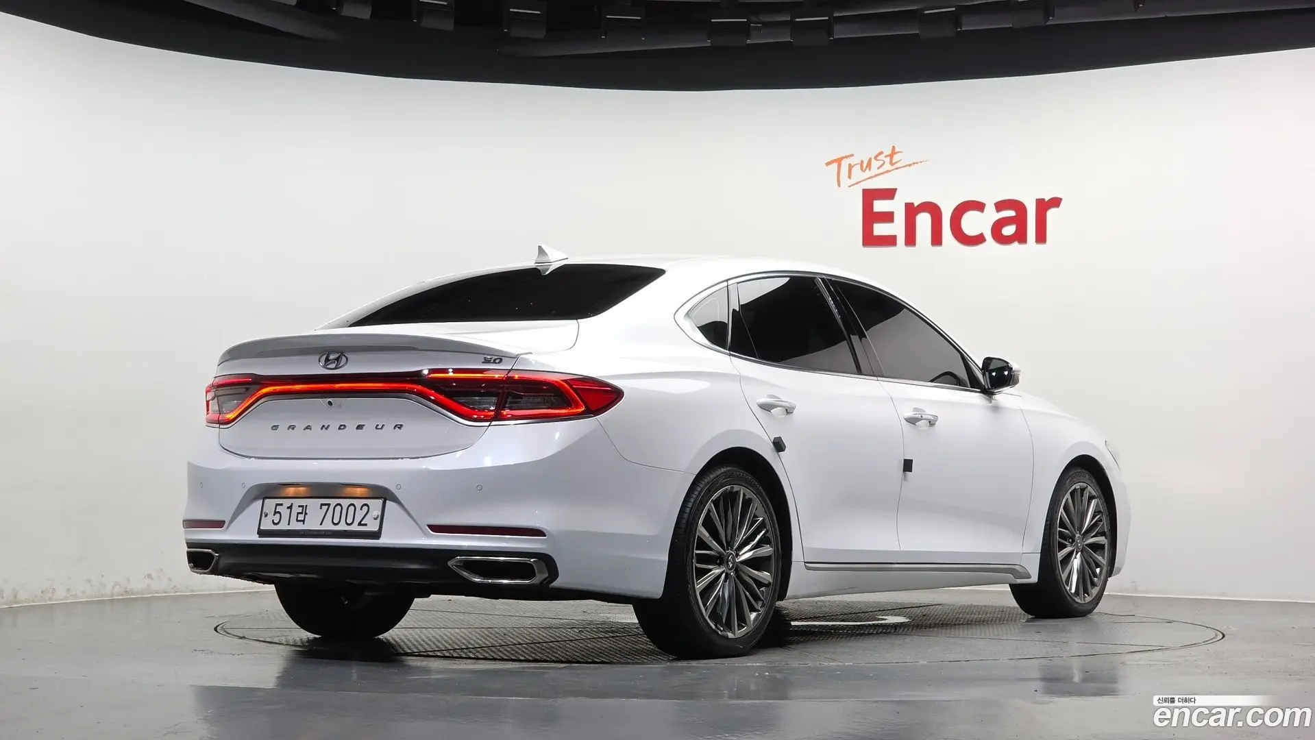 Main__Slider__Photo:Grandeur Hyundai 2017.6-1